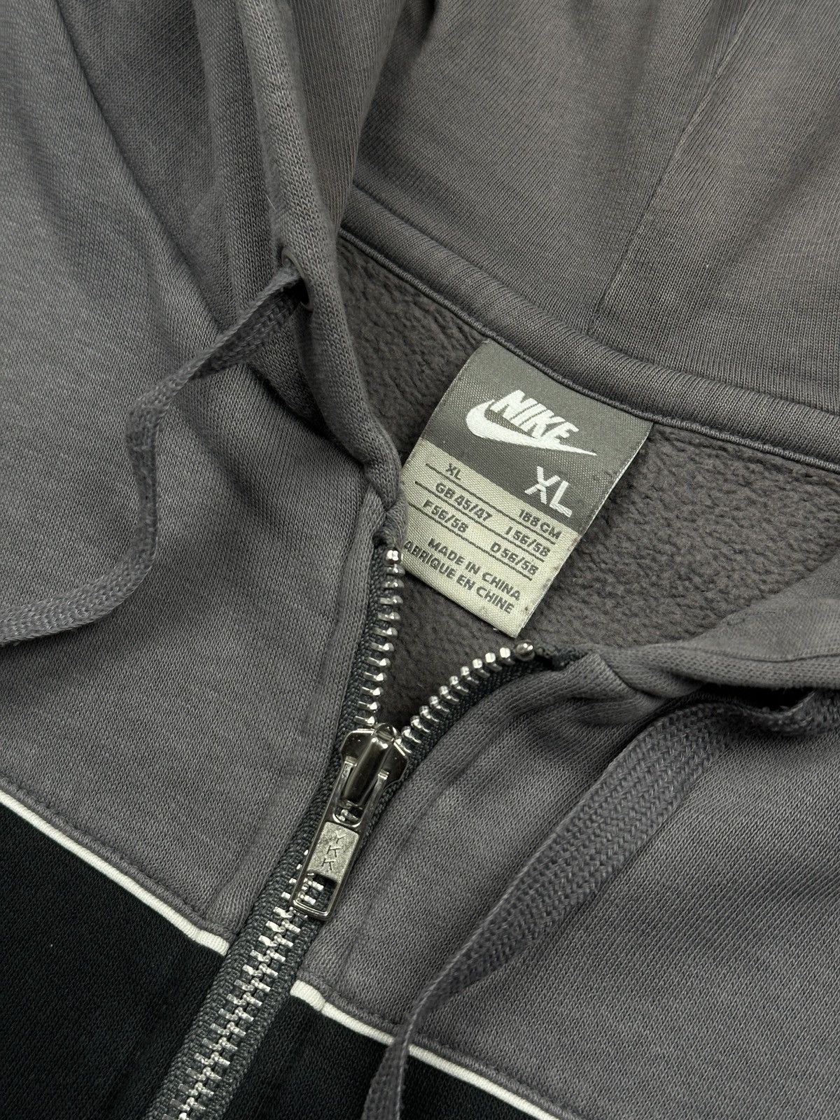 Nike Vintage Nike Grey Full-Zip Hoodie Contrast Stripe Panel 90s Size US XL / EU 56 / 4 - 8 Thumbnail