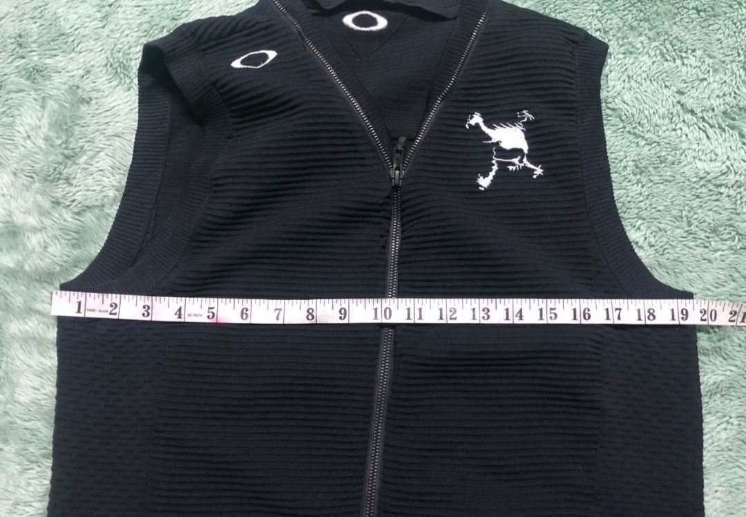 OAKLEY EMBROIDERED SKULL VEST BLACK (STRENGTHTABLE)
