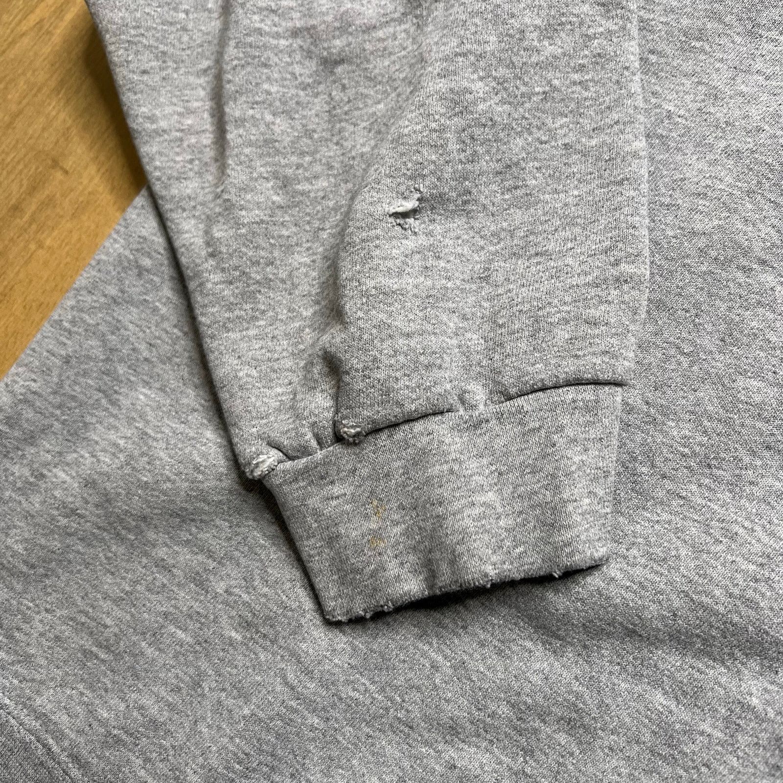Nike Vintage Nike Crewneck Sweatshirt Swoosh Men Sz XL Distress Size US XL / EU 56 / 4 - 9 Thumbnail