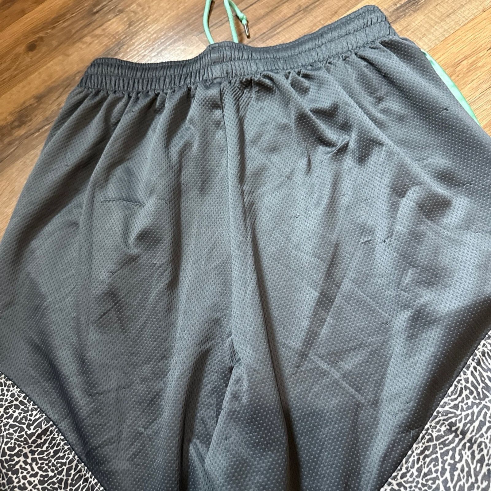 Jordan Brand Y2K Air Jordan Elephant Print Dri-Fit Shorts Size US 27 - 8 Thumbnail