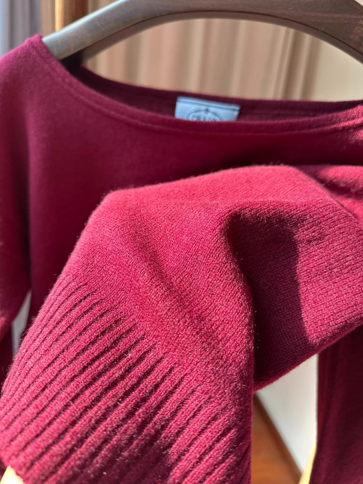 Prada Prada 100% Cashmere Knit Top 38 Side Slits Like New Size XS / US 0-2 / IT 36-38 - 8 Thumbnail