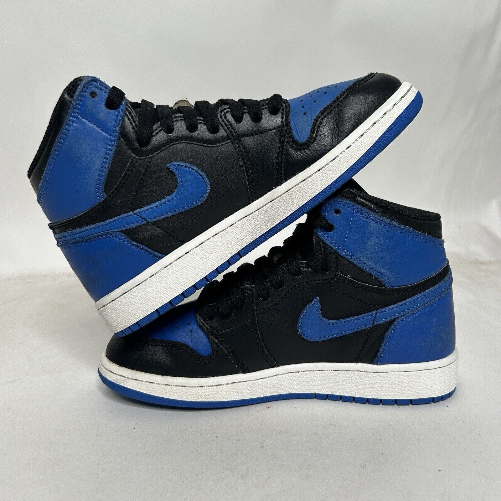 Nike Nike Shoes Air Jordan 1 Retro High OG BG “Royal” 2017 Size US 5.5 / IT 35.5 - 3 Thumbnail