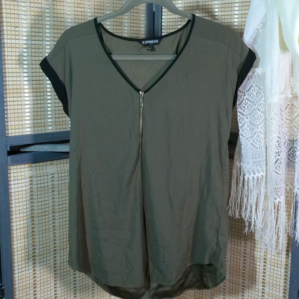 Express Express Olive Green Quarter Zip Blouse w/ Black Trim Accents Size M / US 6-8 / IT 42-44 - 1 Thumbnail