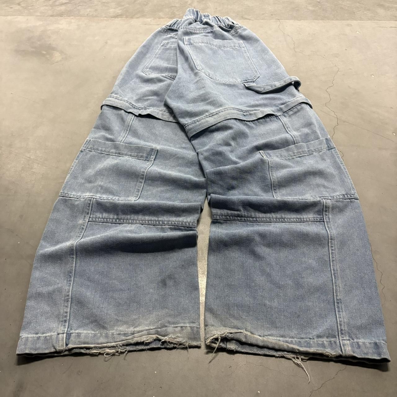 Vintage Crazy Vintage Y2K/2000s Super Baggy Wideleg Skater Style Medium Wash Denim Jeans that unzip into Shorts! Size US 30 / EU 46 - 4 Thumbnail
