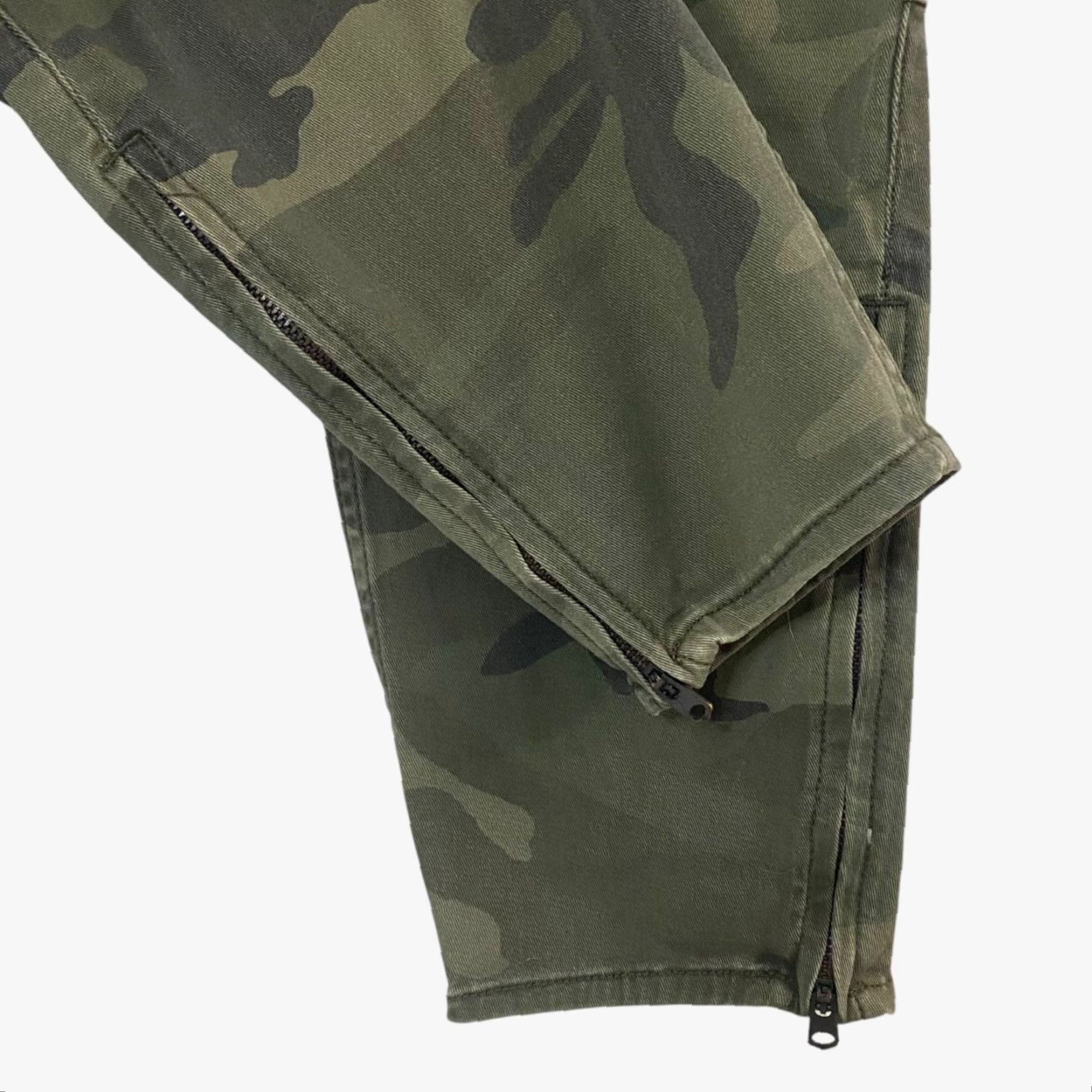 Abercrombie & Fitch Abercrombie & Fitch Cargo Skinny Ankle-Zip Pants Women's Size 30 Green Camo Size 30" / US 8 / IT 44 - 7 Thumbnail