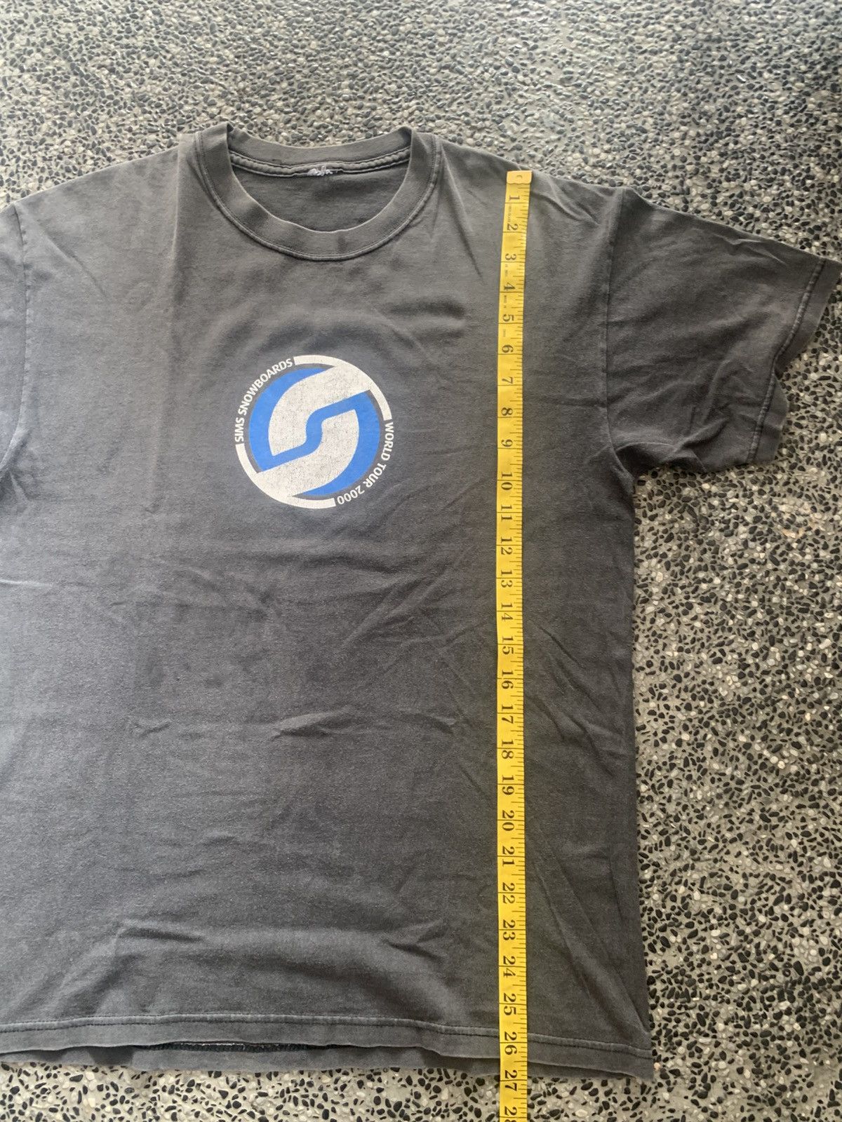 Vintage Vintage 2000 Sims Snowboards World Tour T shirt Size US M / EU 48-50 / 2 - 9 Thumbnail