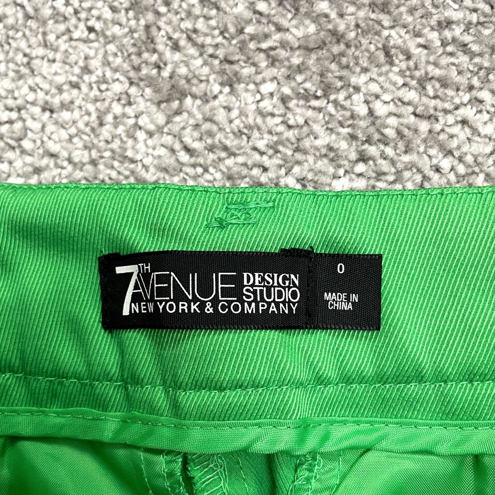 Vintage 7th Avenue Bermuda Shorts Women 0 Green Mid Rise Flat Front Casual Outdoor Pants Bermuda Shirt? Size 25" / US 0 / IT 36 - 5 Thumbnail
