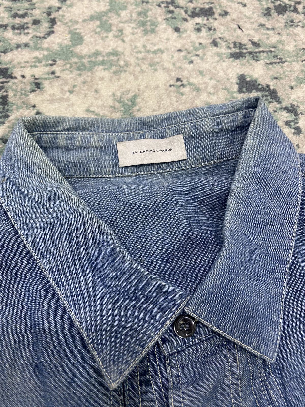 Balenciaga AW09 Balenciaga Paris Faded Hidden Pocket Denim Shirt Size US L / EU 52-54 / 3 - 6 Thumbnail