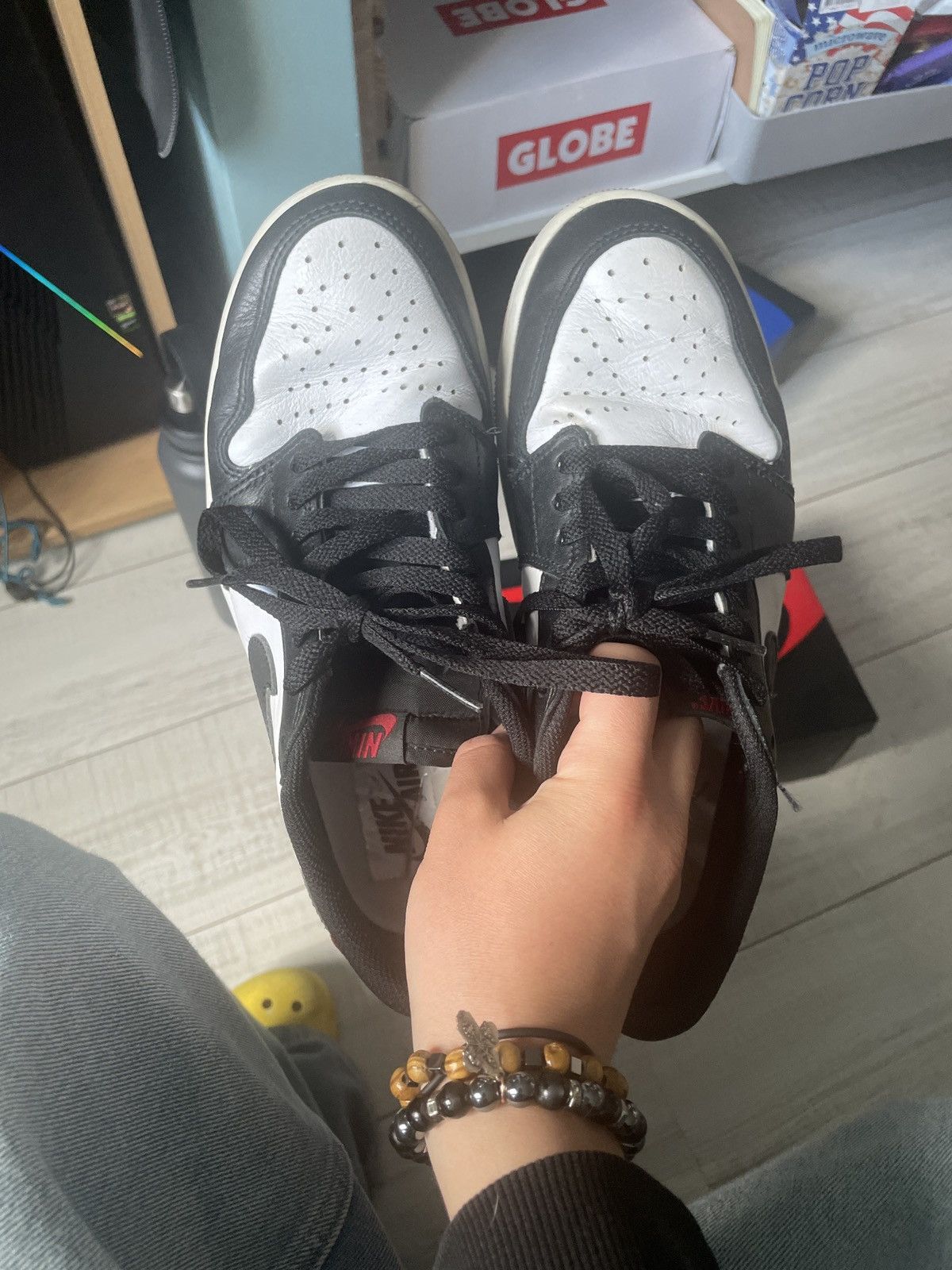 Jordan Brand × Nike 2023 Jordan 1 low OG black toe Size US 8 / EU 41 - 3 Thumbnail