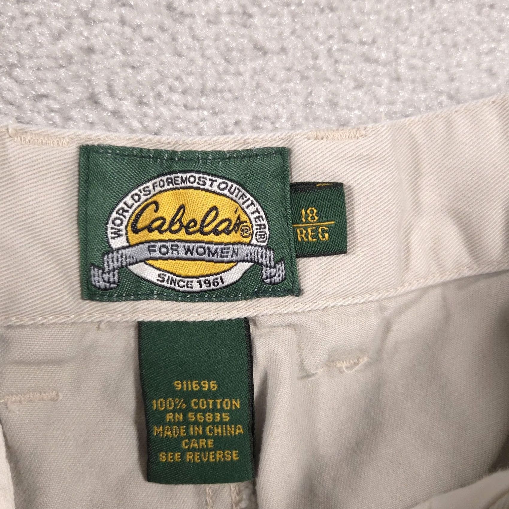 Vintage Cabela's Shorts Womens 18 Regular Khaki Hiking Outdoors Zip Fly Zipper Pocket Size 40" / US 18 - 6 Thumbnail