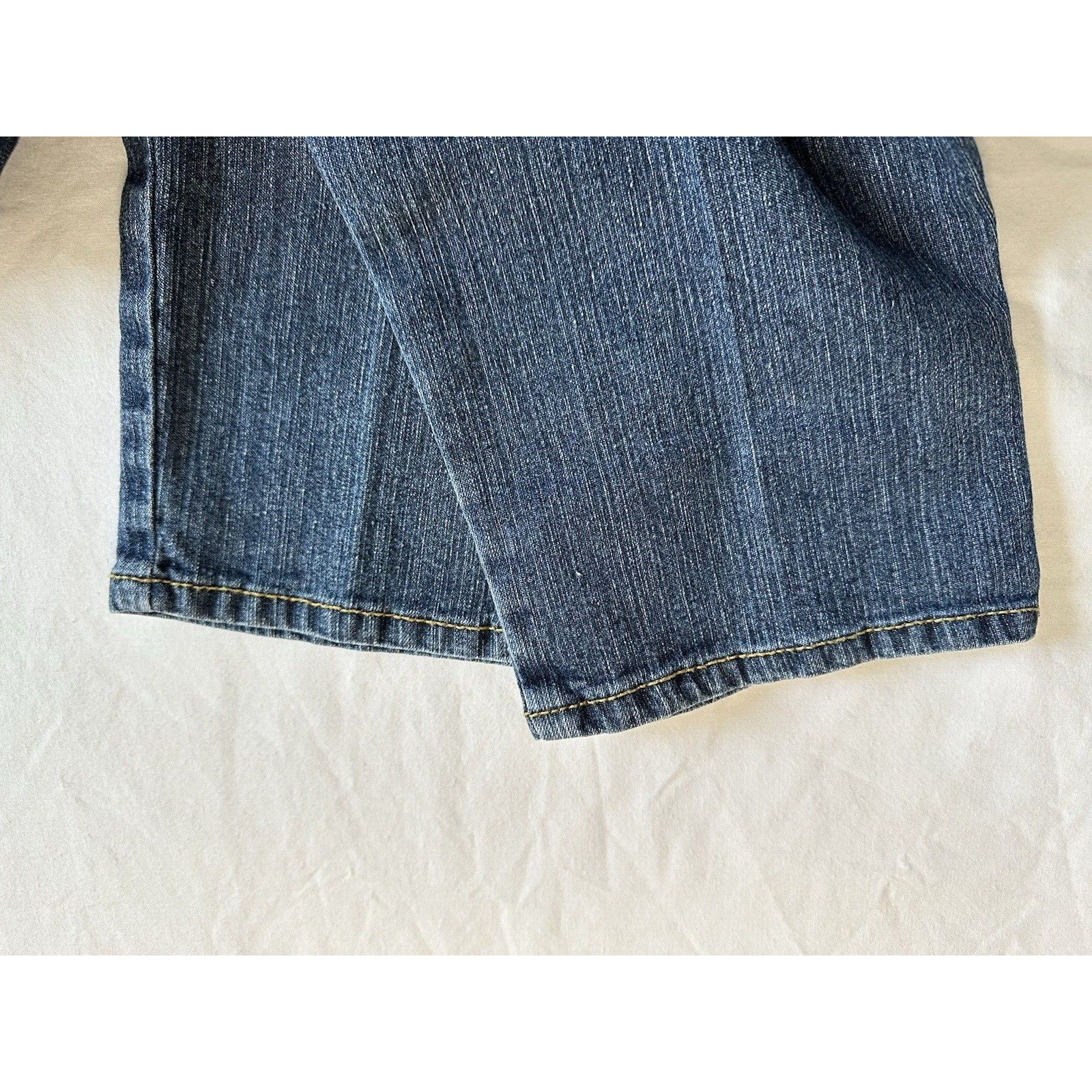Other Blue Epic Embroidered Flower 6 Blue Capri Jeans Boho Retro Size 28" / US 6 / IT 42 - 4 Thumbnail