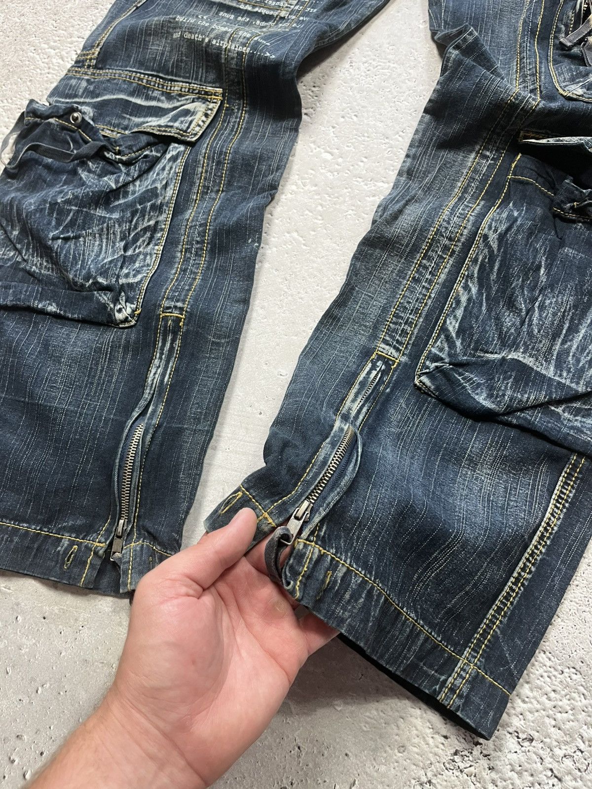 Japanese Brand × Vintage Baggy Avant-Garde Multi-Pocket Distressed Grunge Cargo Jeans Size US 31 - 5 Thumbnail
