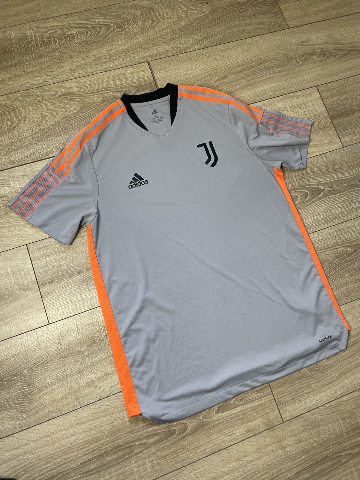 Adidas JUVENTUS 2021 2022 TRAINING FOOTBALL SHIRT ADIDAS TRACK TOP Size US XL / EU 56 / 4 - 3 Thumbnail
