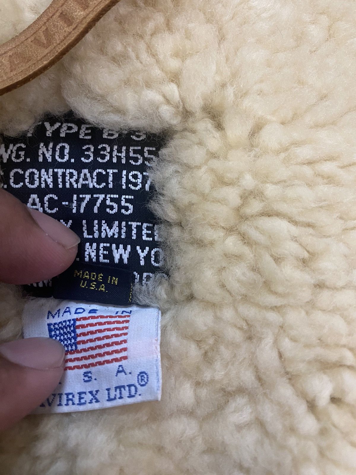 Avirex Vintage Avirex B-3 Sheepskin Flight Leather Jacket Shearling Size US L / EU 52-54 / 3 - 19 Thumbnail