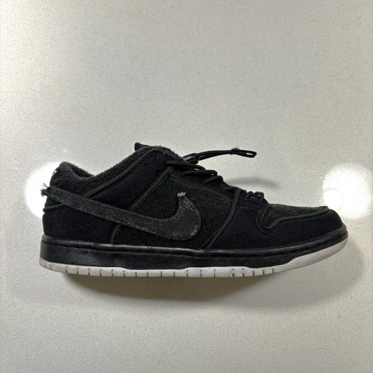 Nike SB Nike SB Dunk Low Pro x Gnarhunters Size US 8.5 / EU 41-42 - 1 Thumbnail