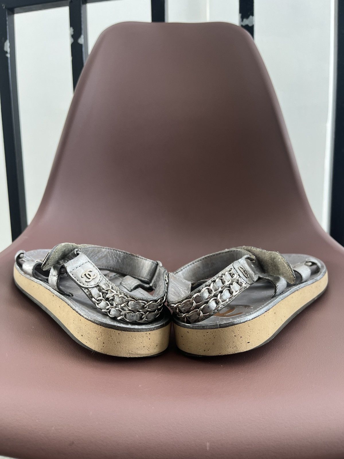 Chanel Metallic Lambskin Chain Sandals Size US 7.5 / IT 37.5 - 6 Thumbnail
