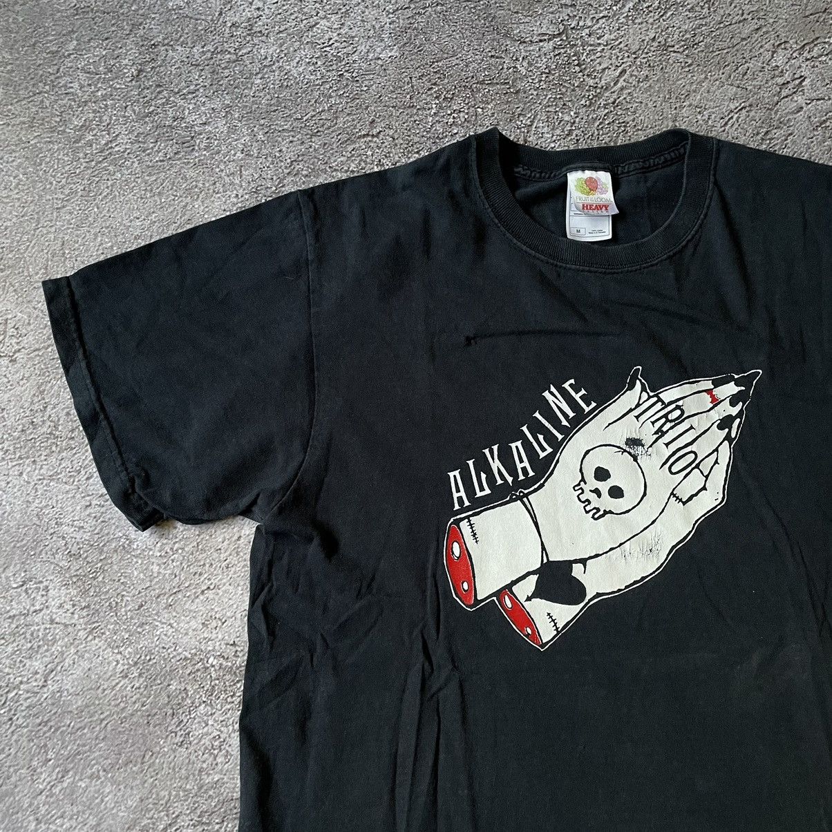 Vintage Vintage Y2K Graphic Tee Devil Punk Goth Abstract Black M Size US M / EU 48-50 / 2 - 4 Thumbnail