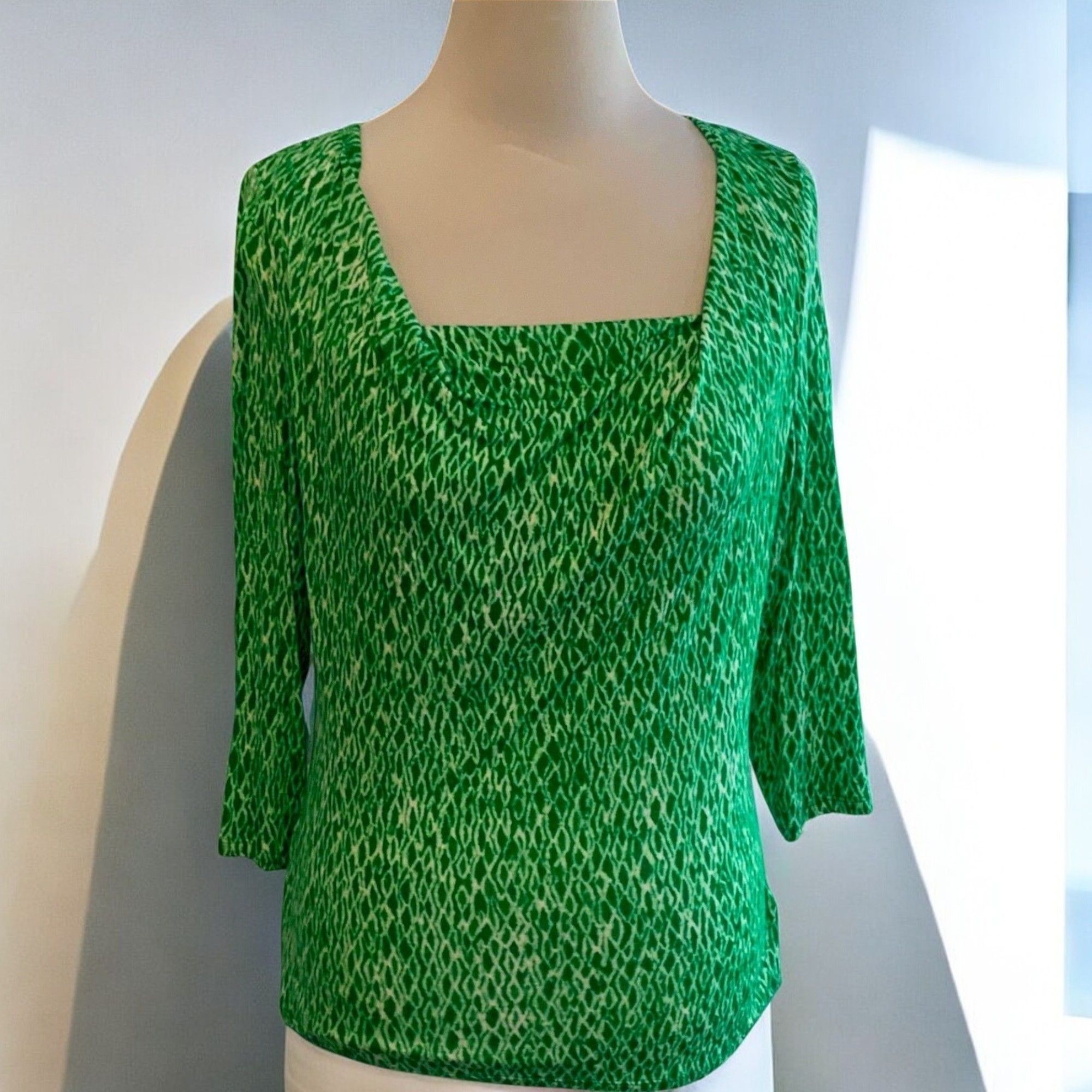 Michael Kors Michael Michael Kors quarter sleeve green animal print top S Size S / US 4 / IT 40 - 2 Thumbnail