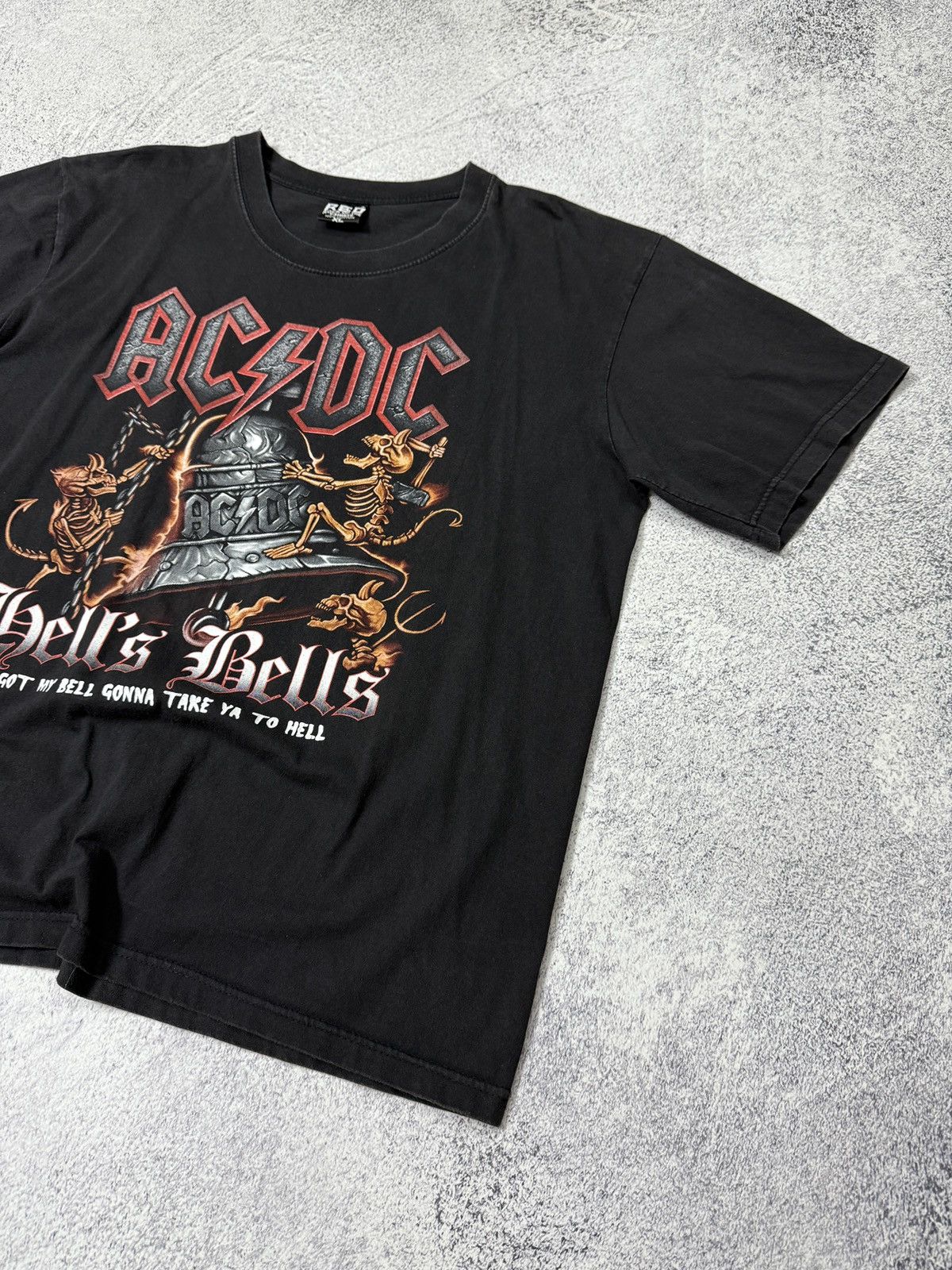 AC/DC Vintage AC/DC Hell's Bells T-Shirt Size US XL / EU 56 / 4 - 3 Thumbnail