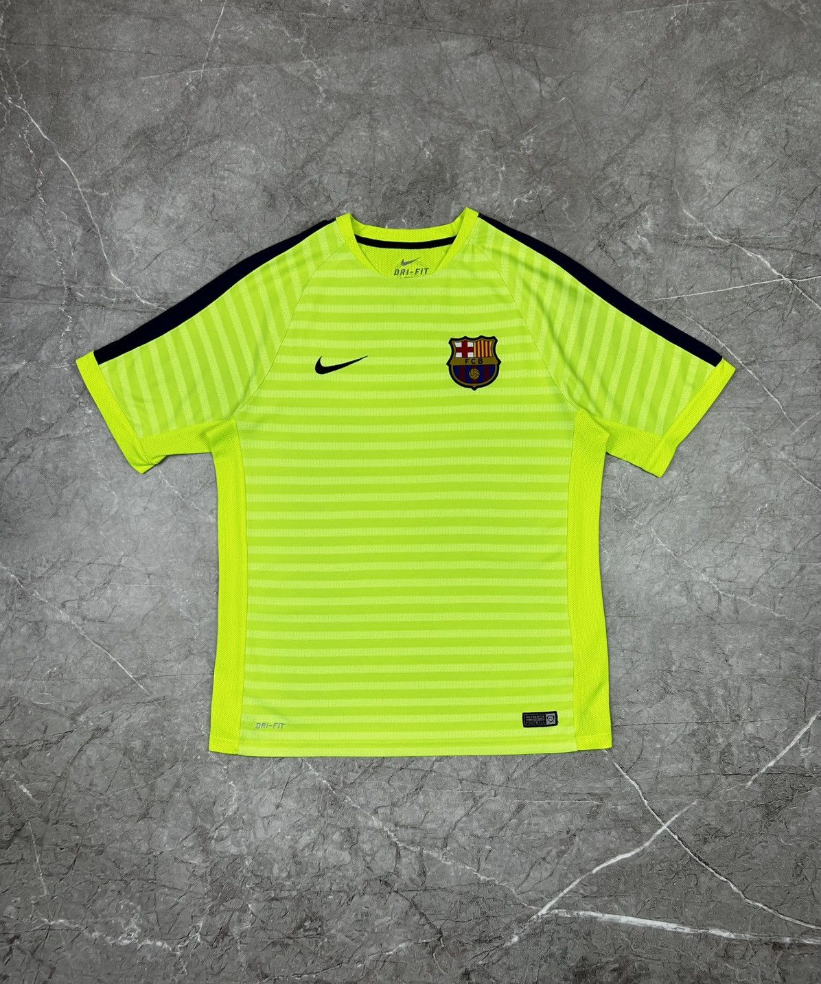 Nike Vintage Nike F.C Barcelona Soccer Jersey T-shirt Y2K Rare Size US L / EU 52-54 / 3 - 1 Thumbnail