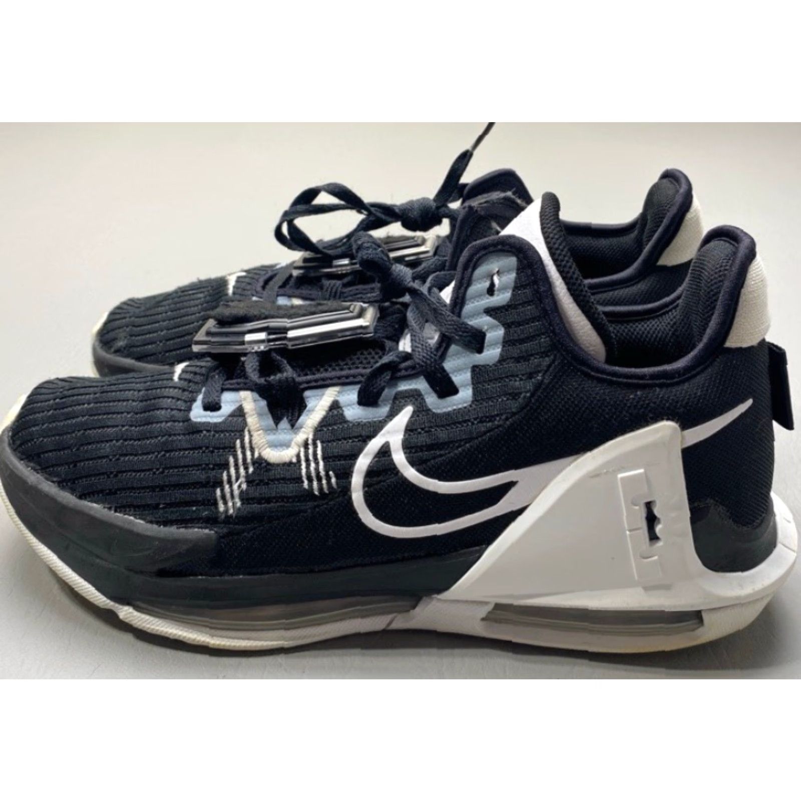 Nike Nike LeBron James Witness V6 HO21 DO9843-002 Mens Sz 10.5 Black White Nike LeBron Witness V6 Shoe Mens Sz 10.5 Black White DO9843-002 Size US 11 / EU 44 - 3 Thumbnail