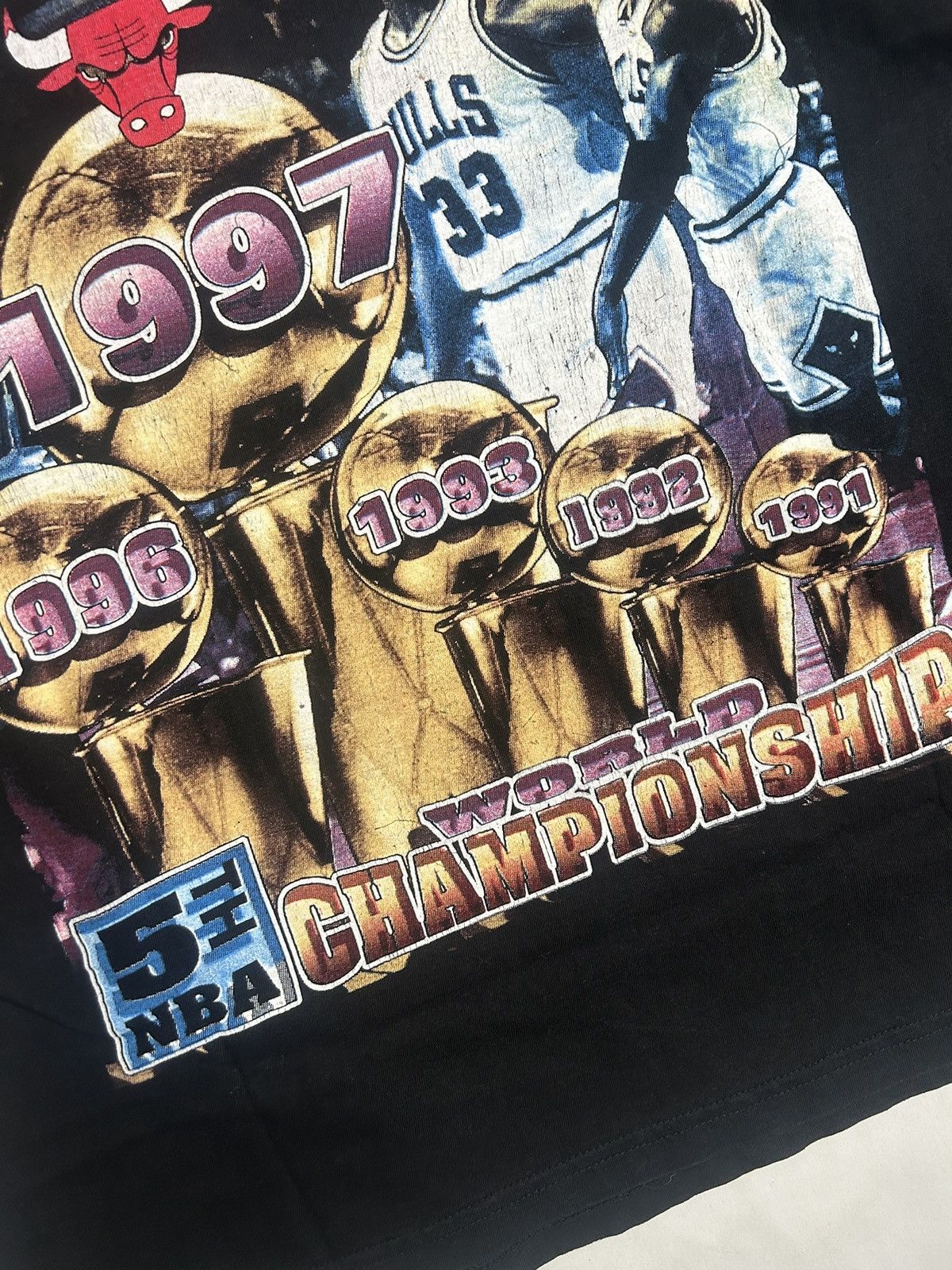 NBA × Vintage Vintage 1997 NBA Chicago Bulls Champions T-Shirt Size US M / EU 48-50 / 2 - 10 Thumbnail