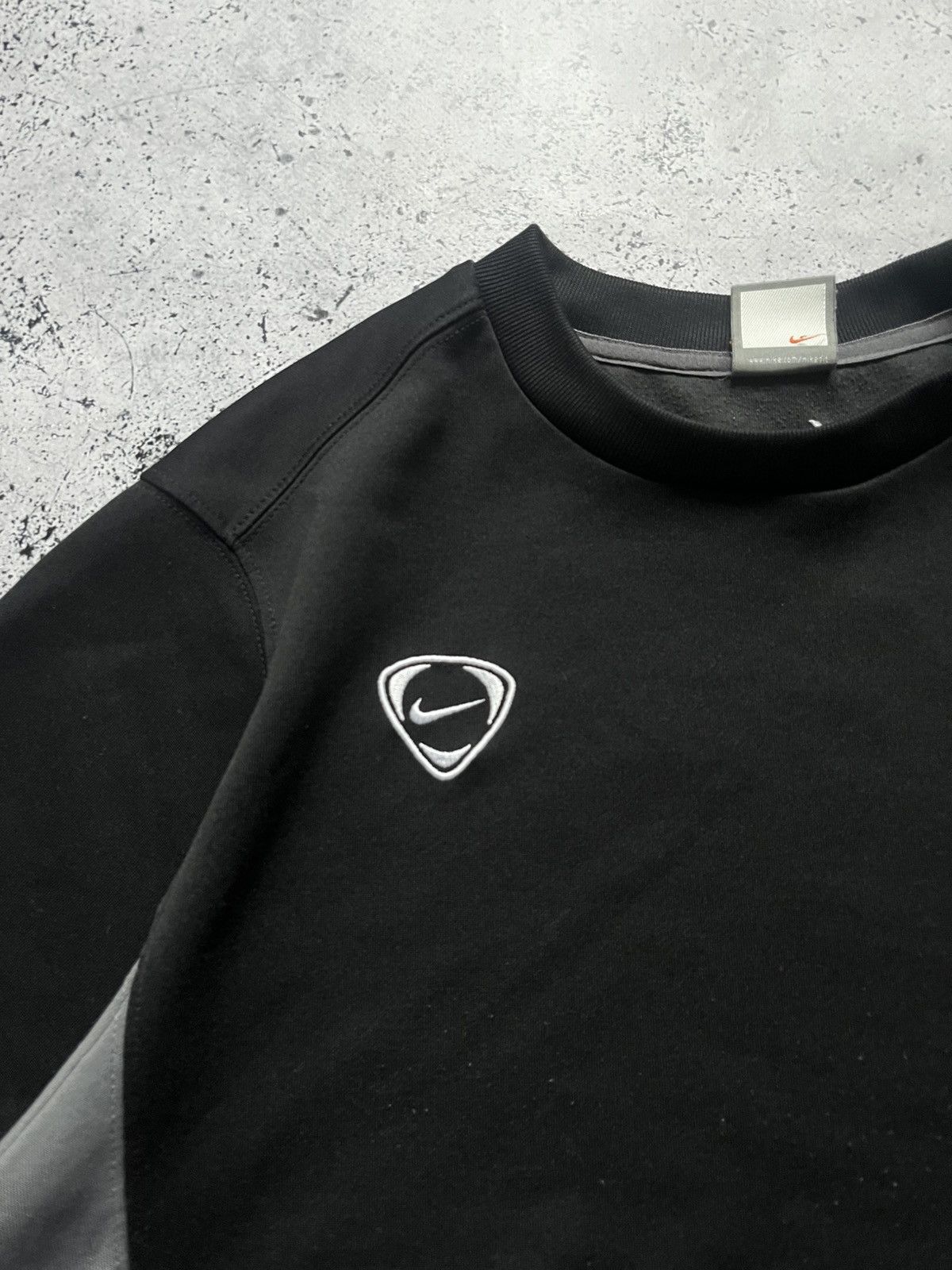 Nike Vintage Nike Total 90 Sweatshirt Mini Logo Y2K USA Size US S / EU 44-46 / 1 - 4 Thumbnail