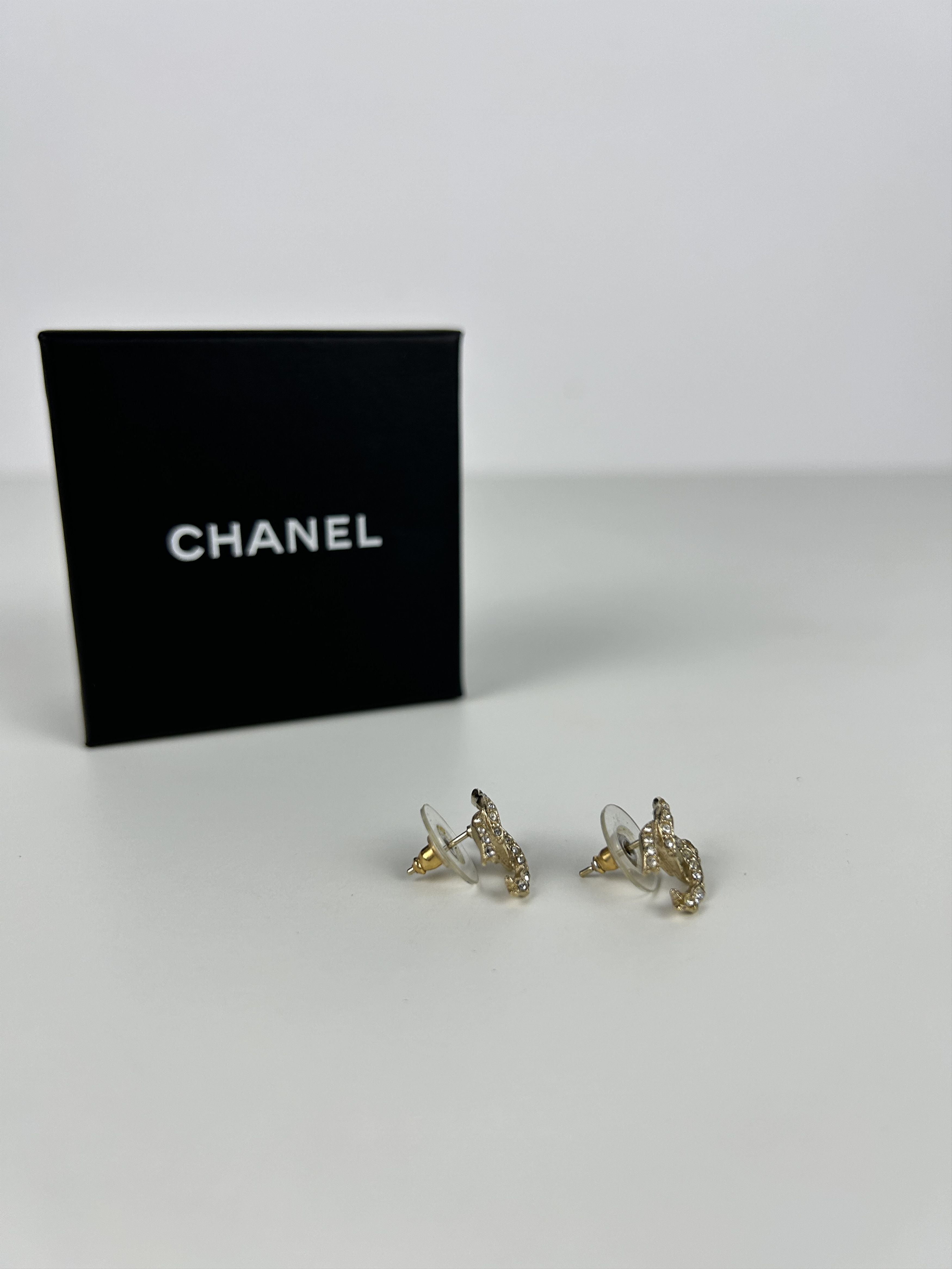 Chanel Chanel 2018 cruise cc logo rhinestone embellished earrings Size ONE SIZE - 7 Thumbnail