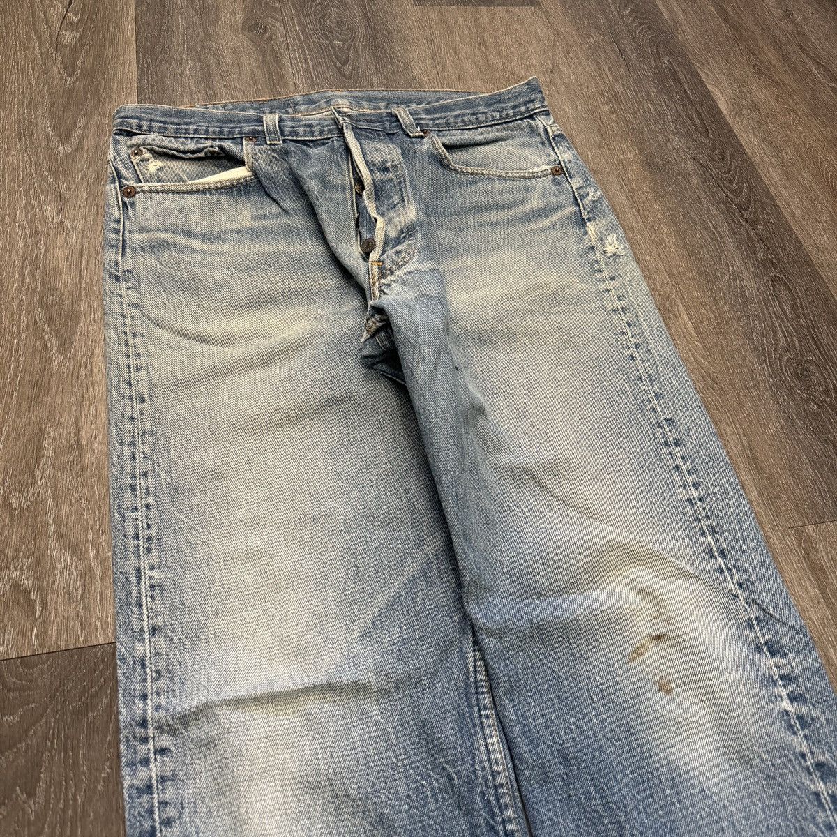 Levi's × StraightFaded × Vintage Crazy Vintage 80s Levi’s 501 button fly faded and worn jeans Size US 34 / EU 50 - 4 Thumbnail