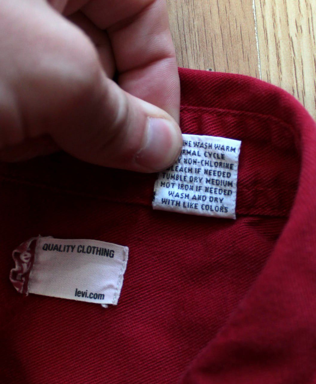 Levi's 🔥 00s Levis Red Button Up Shirt Loose Fit Cotton USA Vintage Size US M / EU 48-50 / 2 - 4 Thumbnail