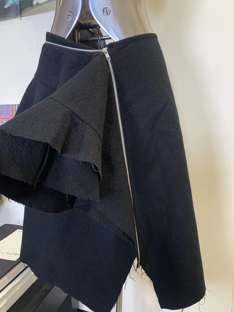 Comme des Garcons Comme Des Garcons size M Black asymmetric zip-up wool skir Size 24" / US 00 / IT 34 - 6 Thumbnail