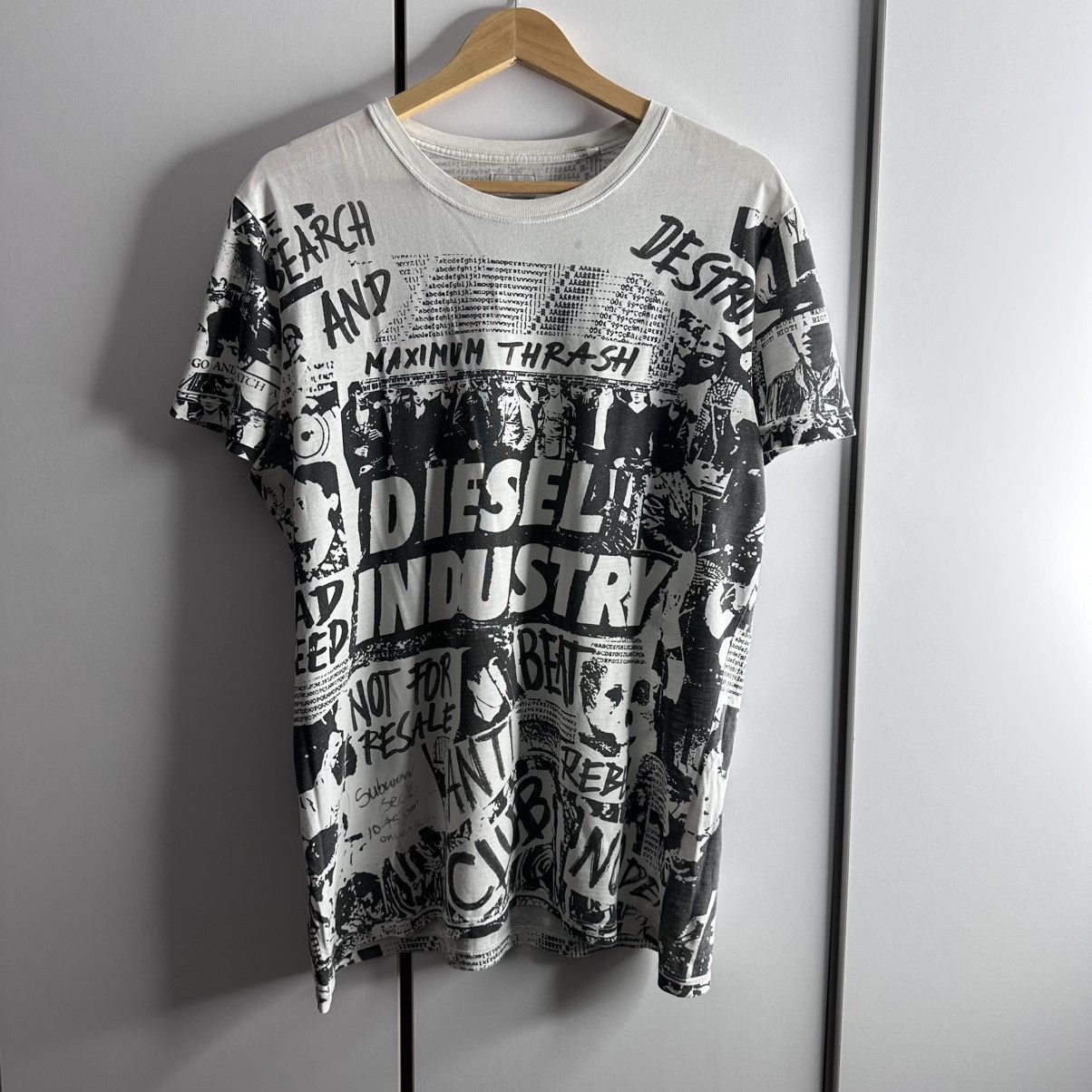 Diesel Diesel Vintage StreetWear T-shirt Rare y2K Size L / US 10 / IT 46 - 1 Thumbnail