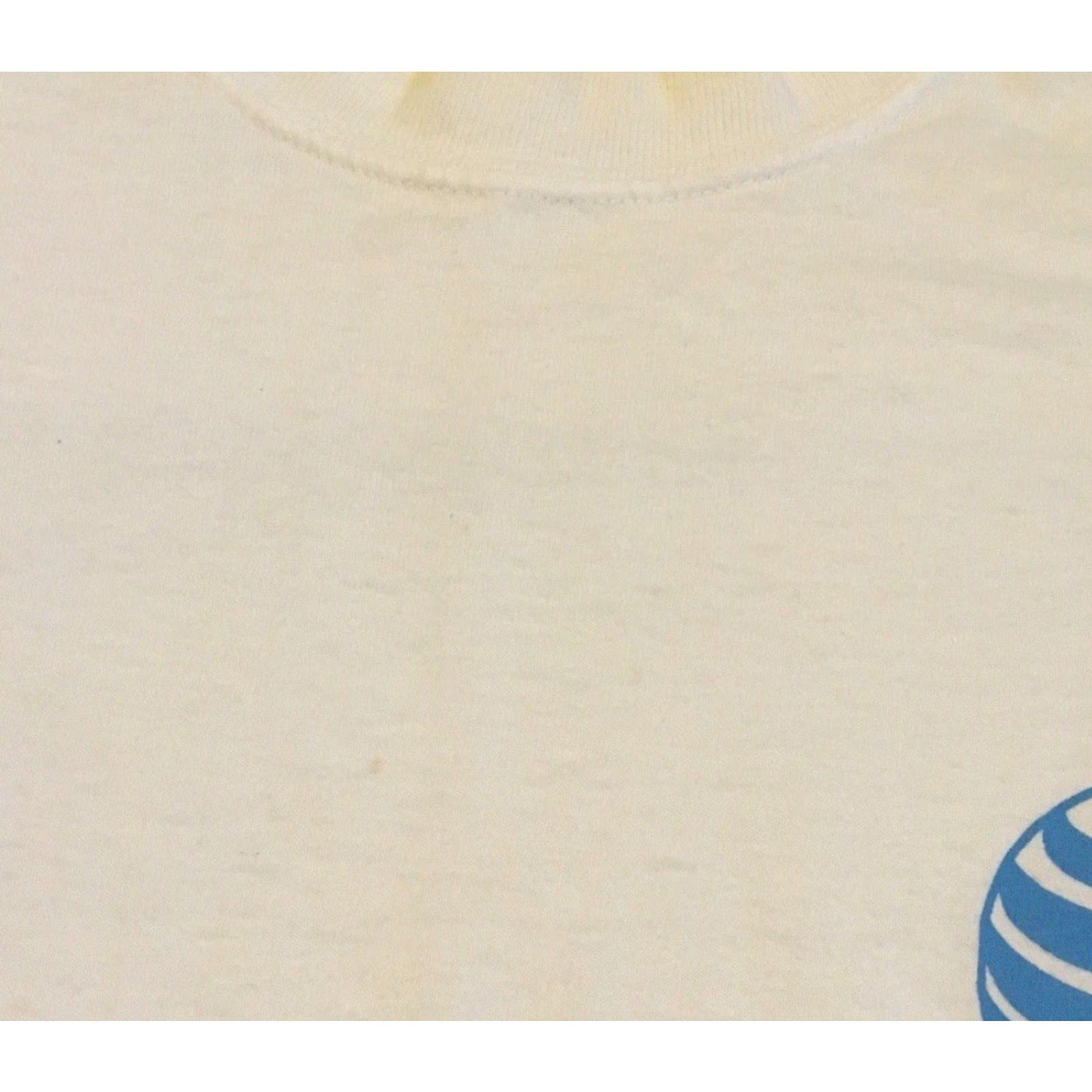 Apple VINTAGE AT&T Shirt Mens L White Cotton Crew Neck Short Sleeve 80s 90s Y2K Retro Tech Phone Funny Grunge Rock California USA Size US L / EU 52-54 / 3 - 7 Thumbnail
