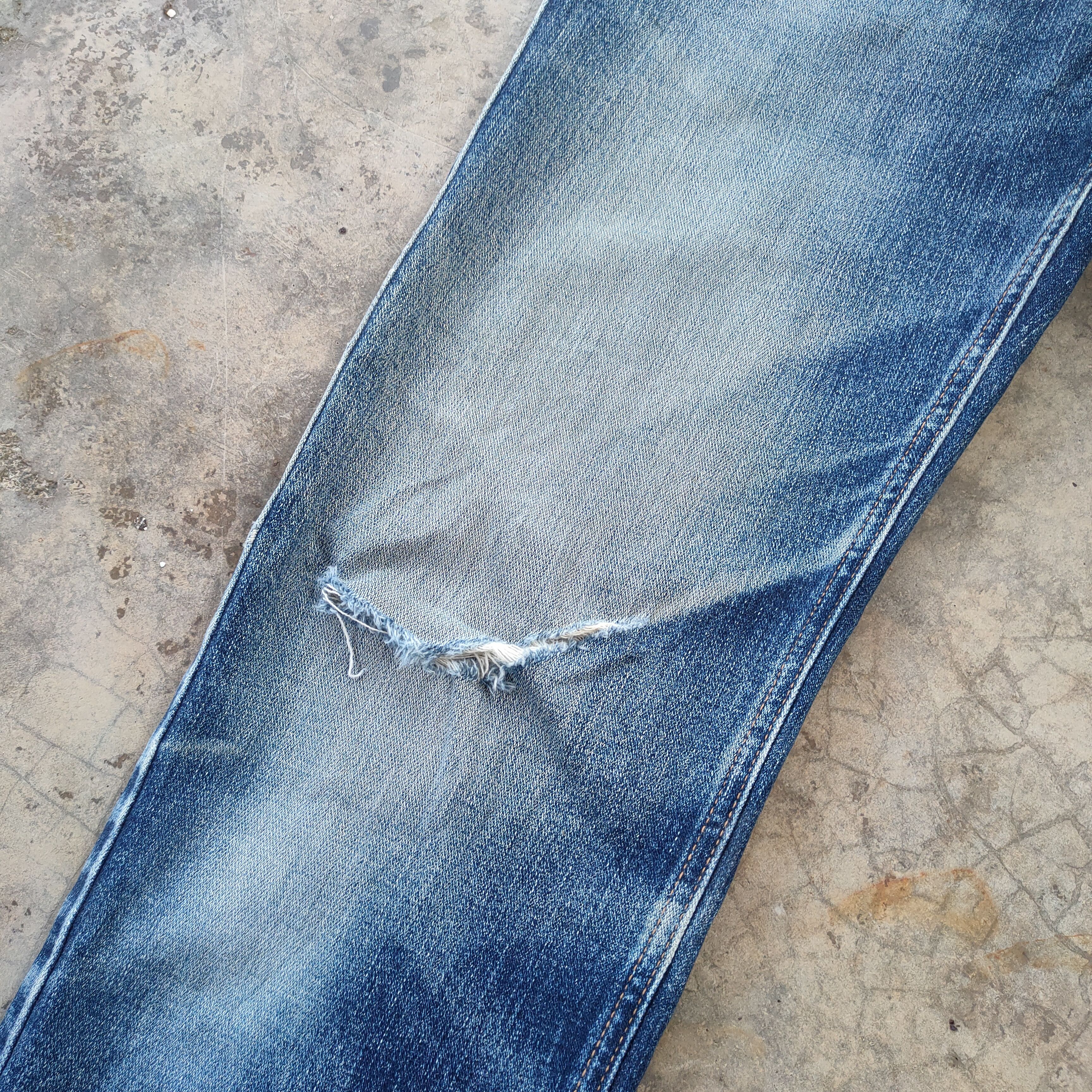 Jean W30 VINTAGE WRANGLER SLIM FIT RIPPED FADED JEANS PANTS Size US 30 / EU 46 - 8 Thumbnail