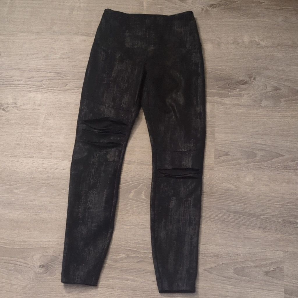 Other LYSSÉ Liquid Black Legging Shred Knee Size XS Size 25" / US 0 / IT 36 - 1 Thumbnail