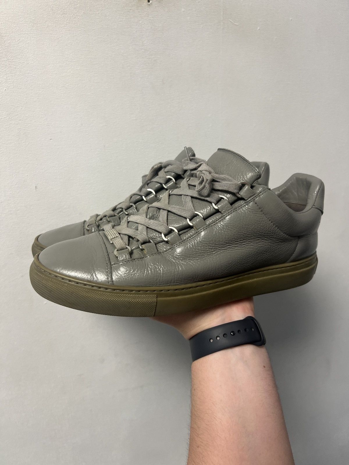 Balenciaga Balenciaga Arena Leather Low Top Sneakers Gray Size 42 Size US 9 / EU 42 - 4 Thumbnail