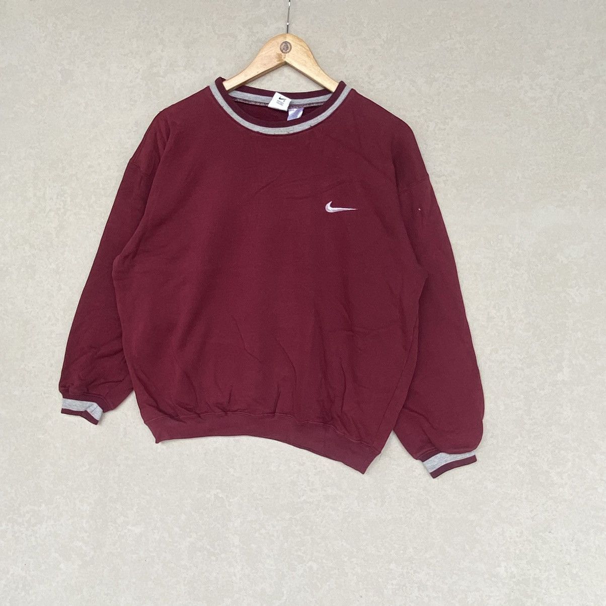 Other Vintage Nike Small Embroidered Crewneck Sweatshirt Size S Size US S / EU 44-46 / 1 - 2 Thumbnail