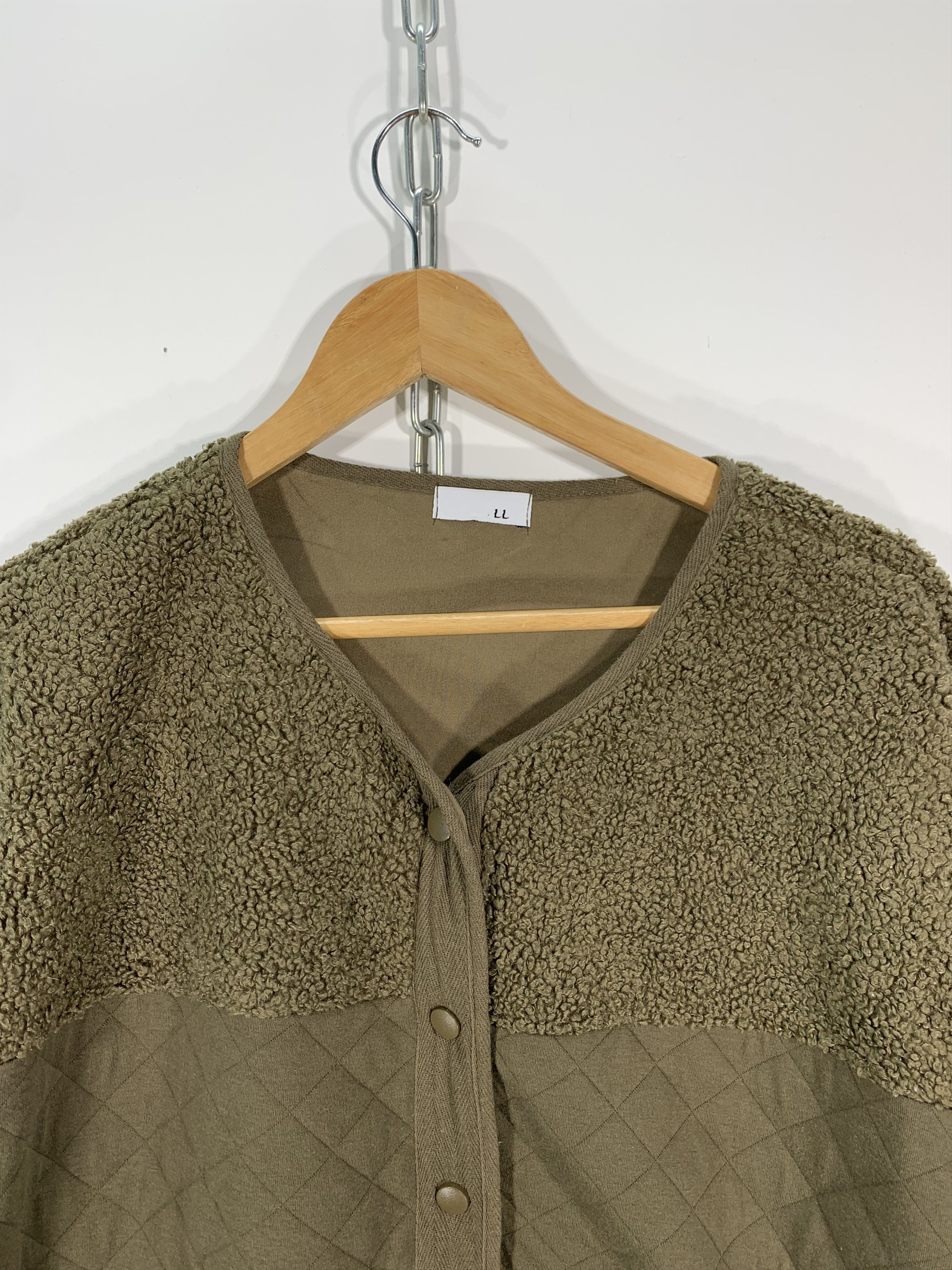 Japanese Brand Japanese brand fleece shoulder to sleeve Size US M / EU 48-50 / 2 - 3 Thumbnail