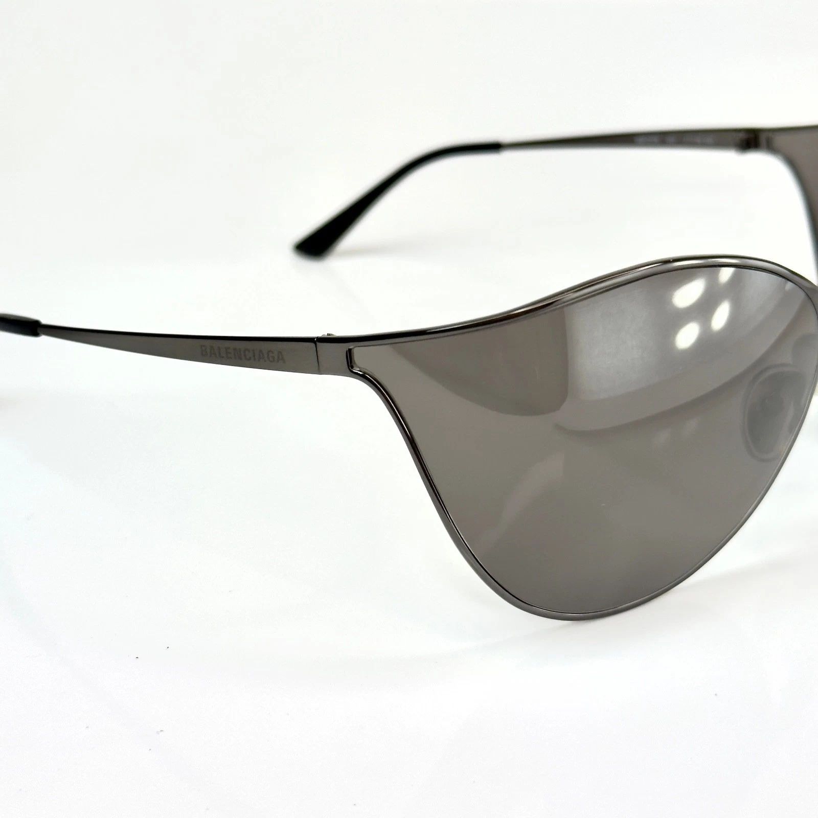 Balenciaga BALENCIAGA BB0137S VISION 0137 Black Fashion Futuristic 001 Size ONE SIZE - 8 Thumbnail
