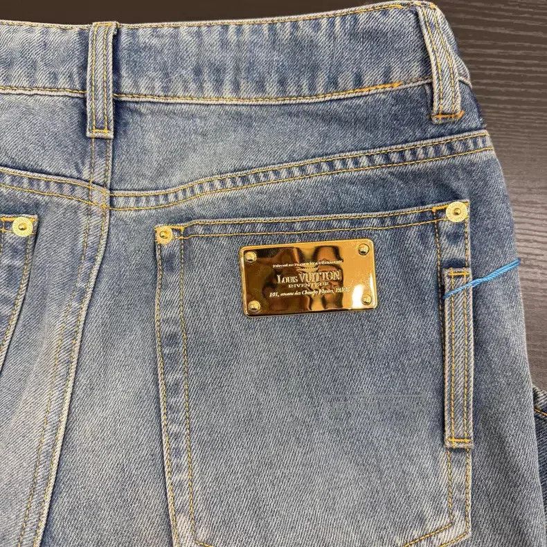 Louis Vuitton Louis Vuitton Wash Blue Straight Leg Jeans Size US 36 / EU 52 - 5 Thumbnail