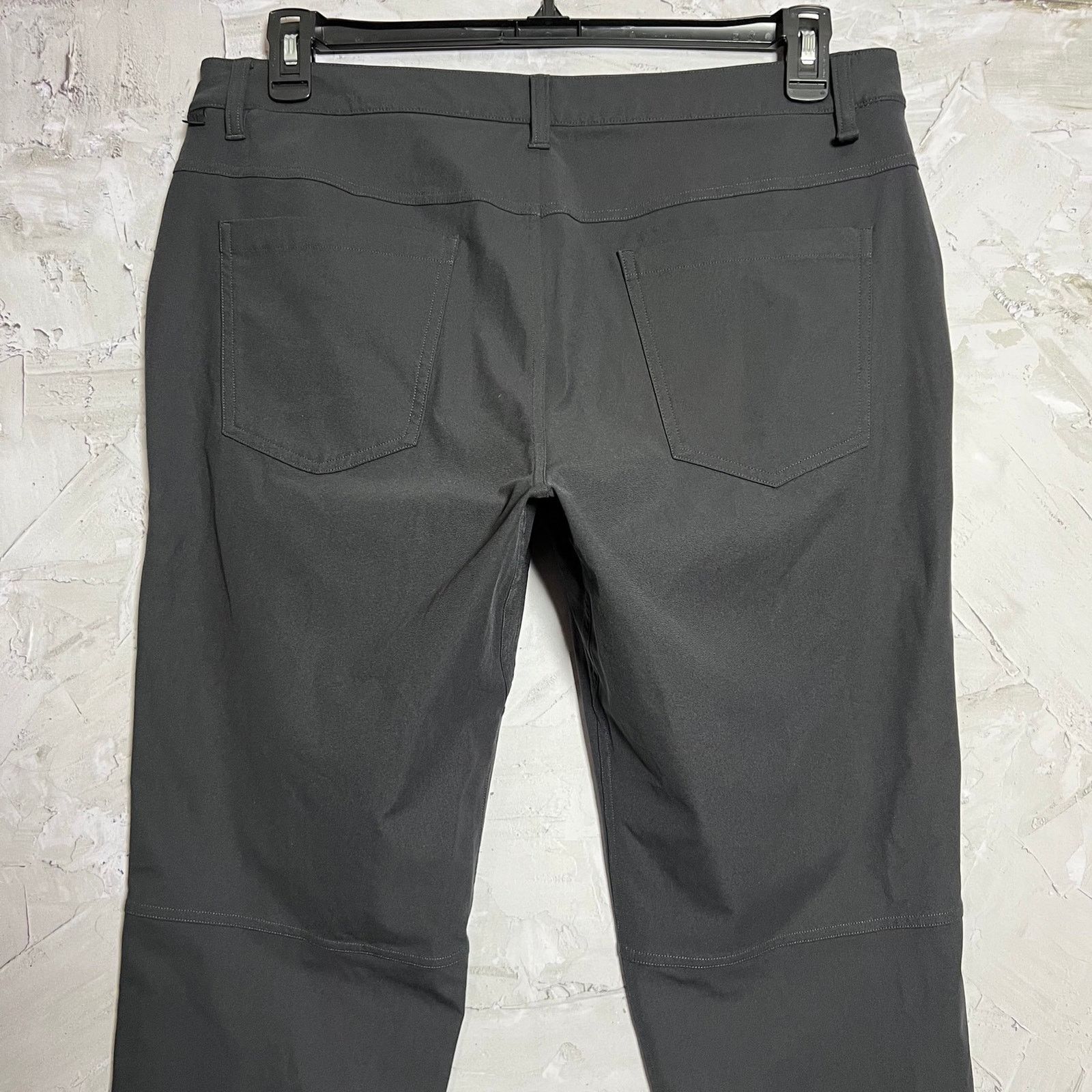 Lululemon Lululemon ABC Slim Fit Warpstreme Chino Black Gray 34x28 Size US 34 / EU 50 - 7 Thumbnail