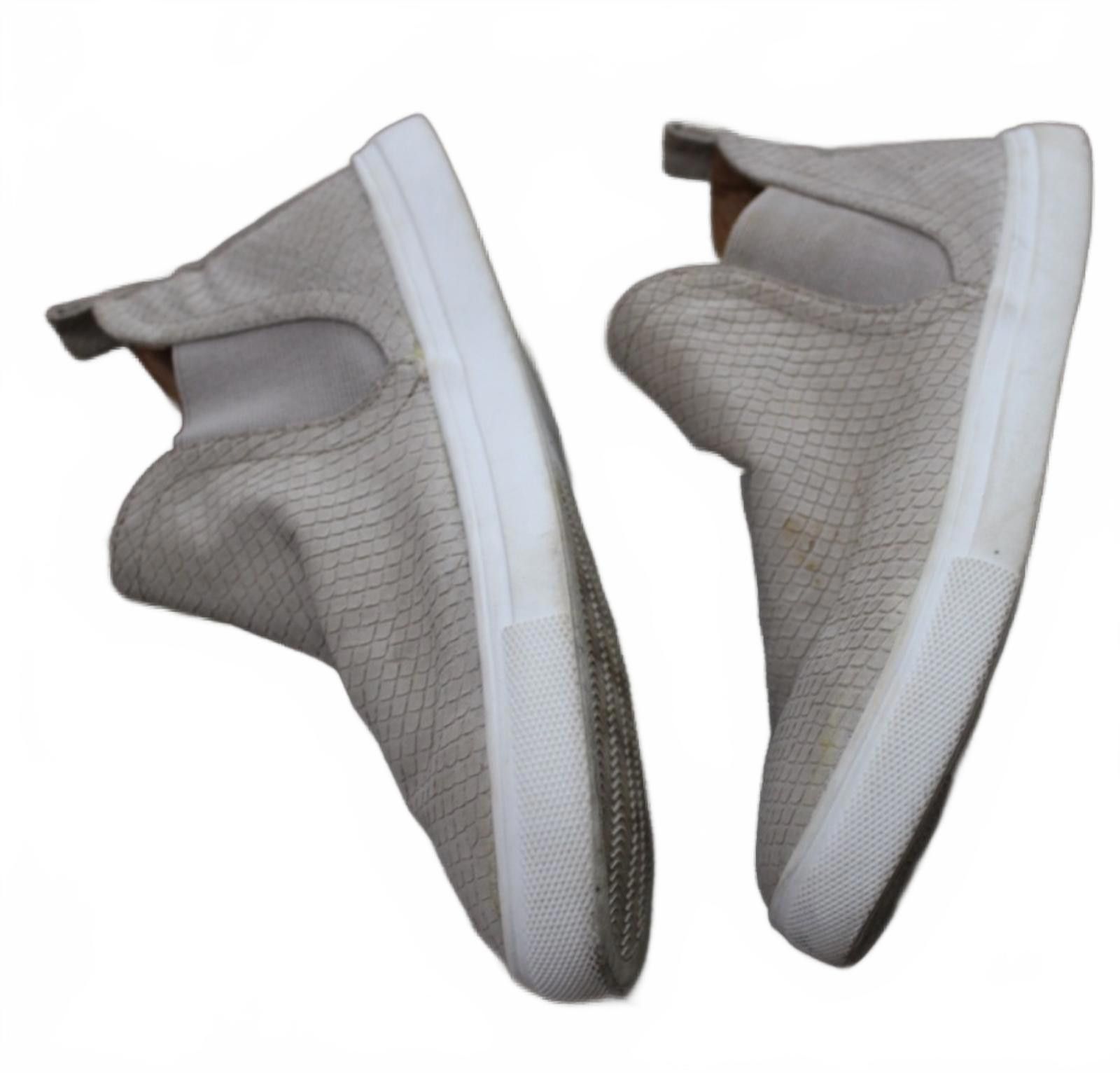 Unknown London Light Tan Slip-On Casual Shoes with Textured Pattern size 7 Size US 7 / IT 37 - 2 Thumbnail