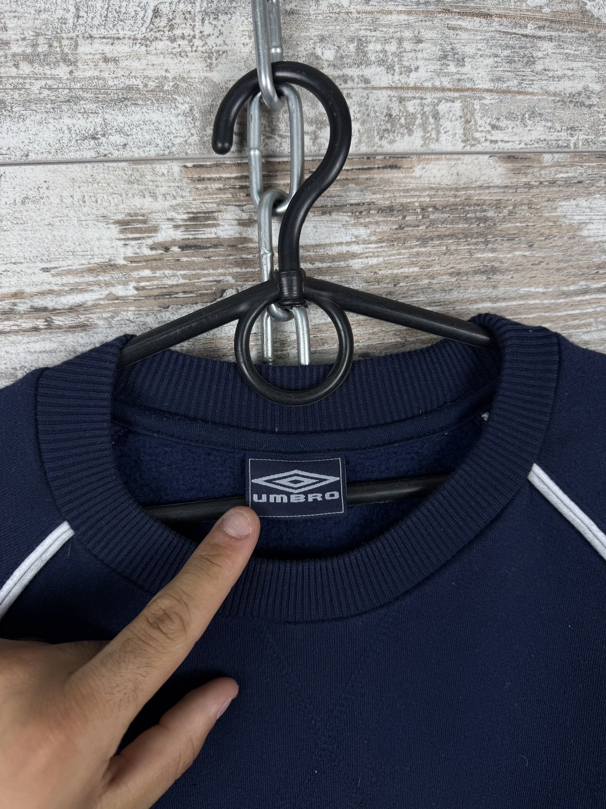 Umbro × Vintage Mens Vintage Umbro center logo sweatshirt y2k rare jacket Size US L / EU 52-54 / 3 - 6 Thumbnail