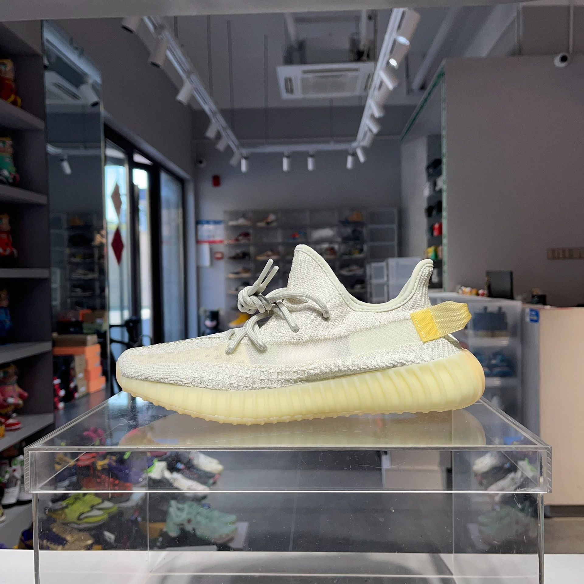 Adidas Adidas YEEZY Lowtop Sneakers 10 Men Size US 10 / EU 43 - 1 Thumbnail