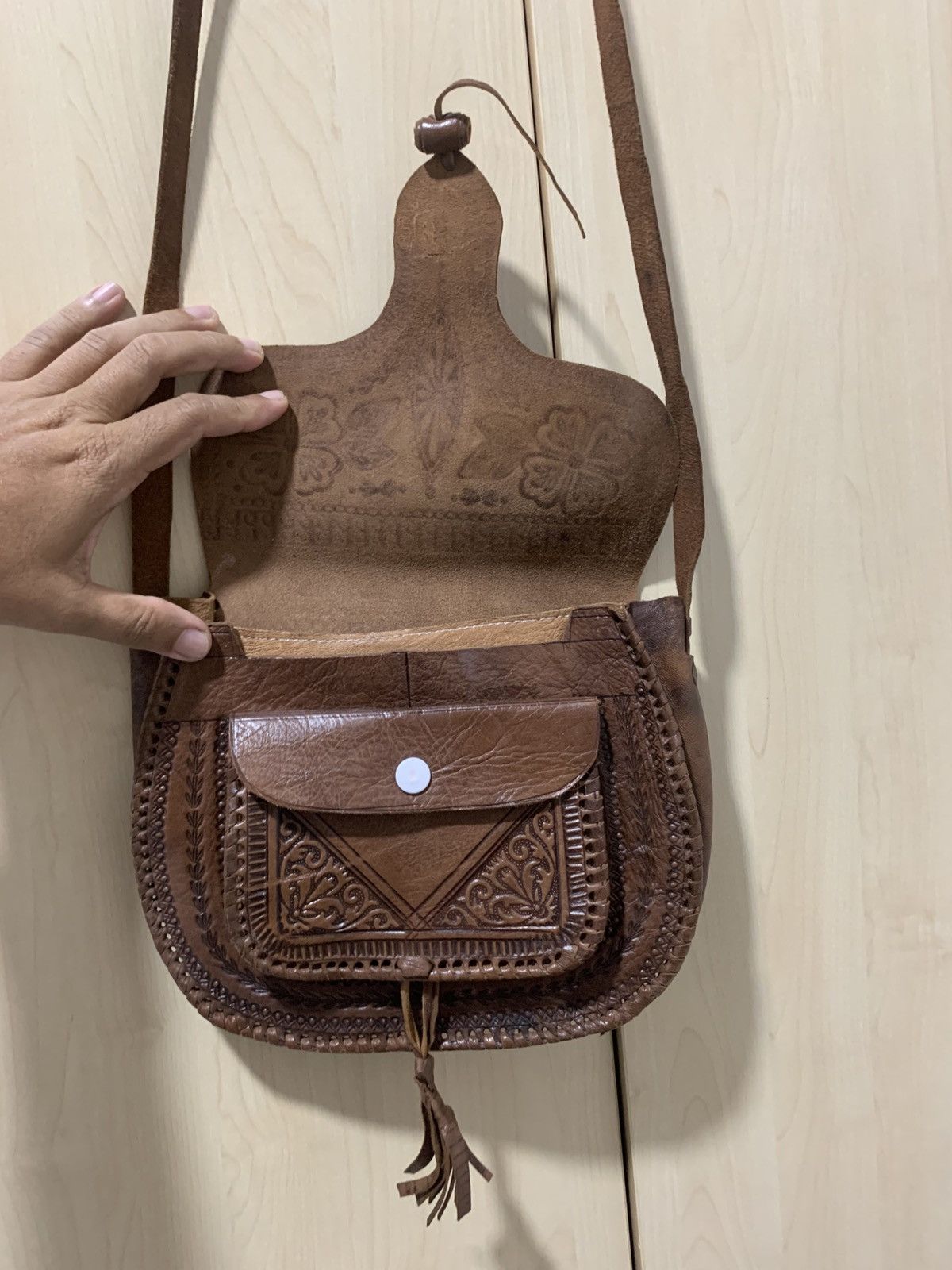 Handmade Vintage handmade sling bag leather Size ONE SIZE - 2 Thumbnail