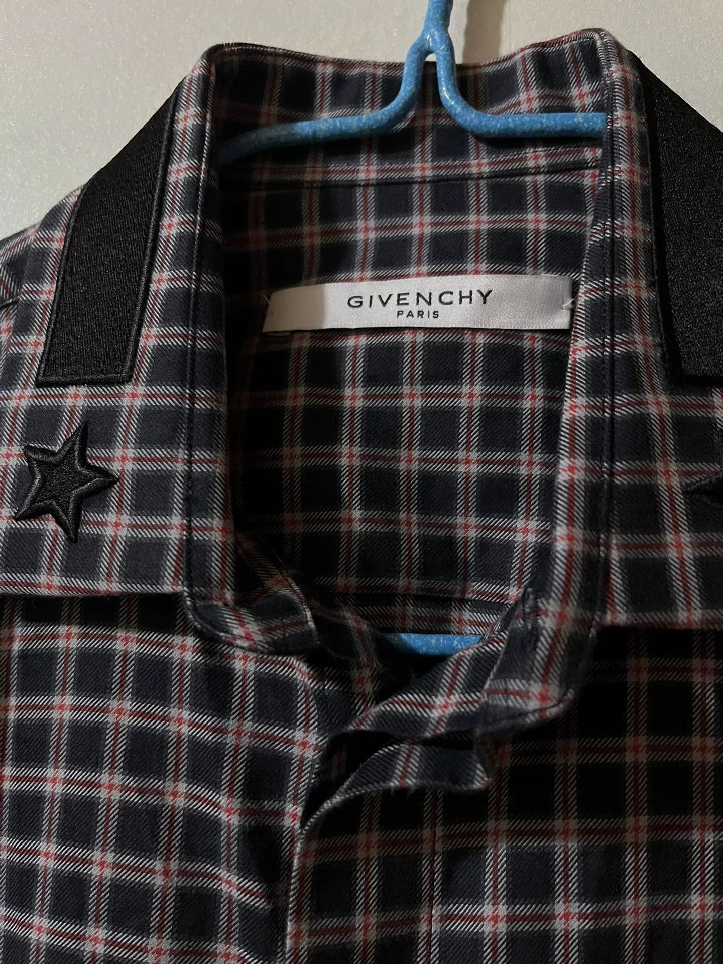 Givenchy Givenchy Men's Classic Plaid Shirt. Size US M / EU 48-50 / 2 - 1 Thumbnail