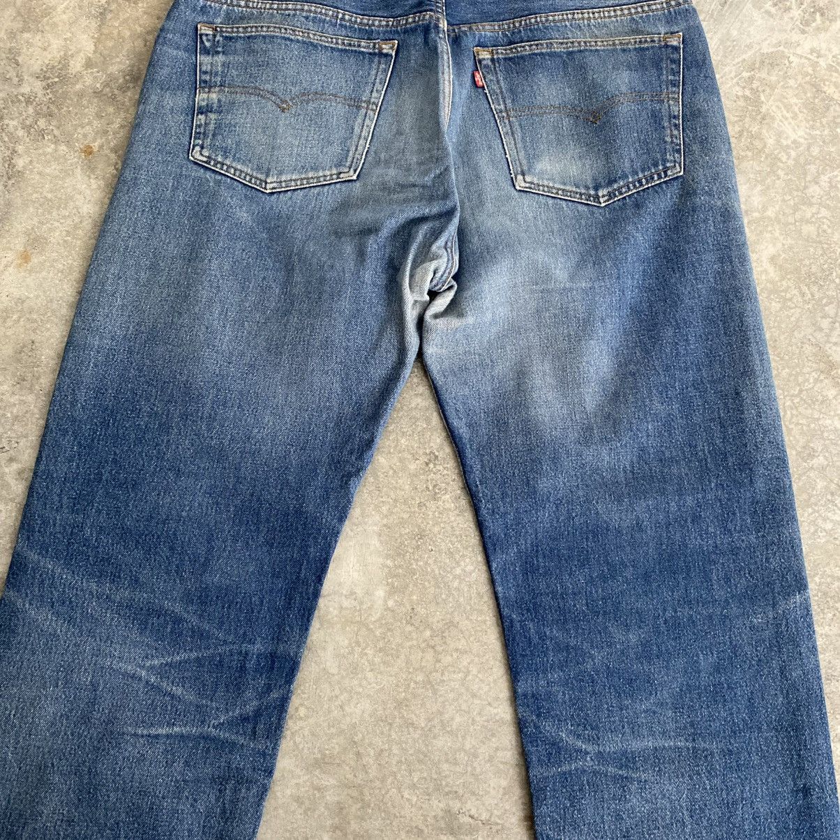Levi's Size 39x30 Vintage 1993 Levis 501 Faded Blue Denim Jeans Size US 39 - 12 Thumbnail