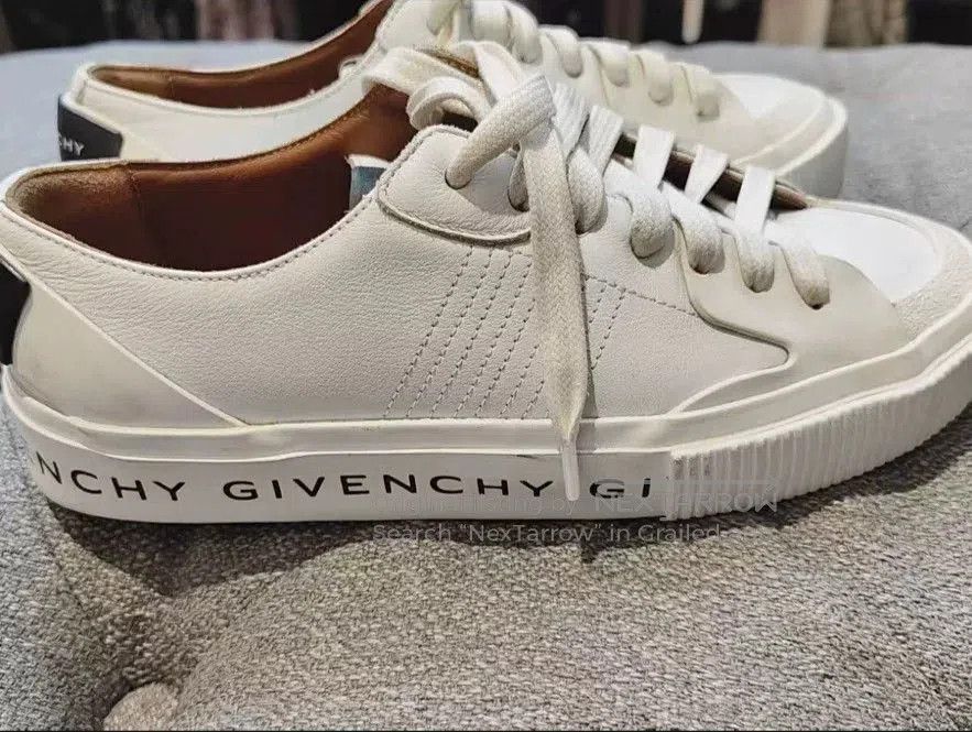 Givenchy GIVENCHY Lettered White Sneakers. Size US 4.5 / IT 34.5 - 3 Thumbnail