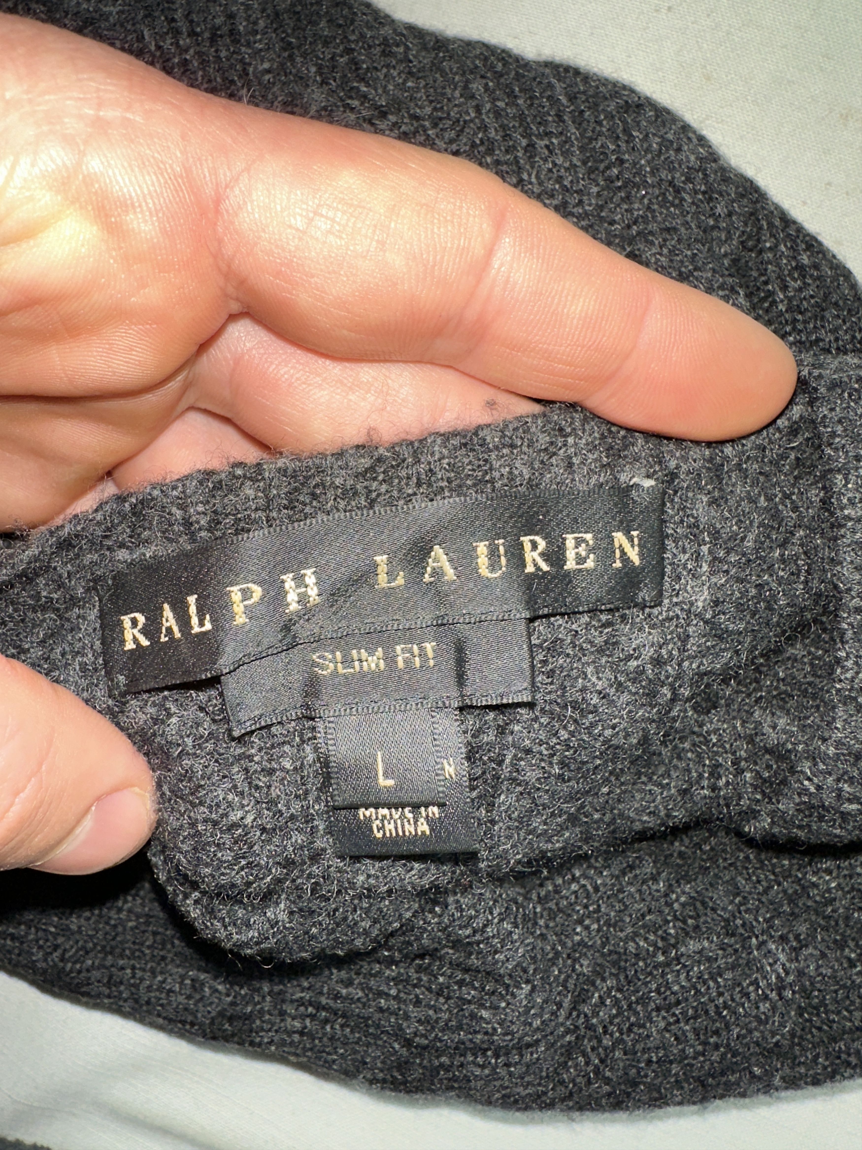 Ralph Lauren Black Label Ralph Lauren Black Label Cashmere Knit V Neck Sweater L Size L / US 10 / IT 46 - 4 Thumbnail
