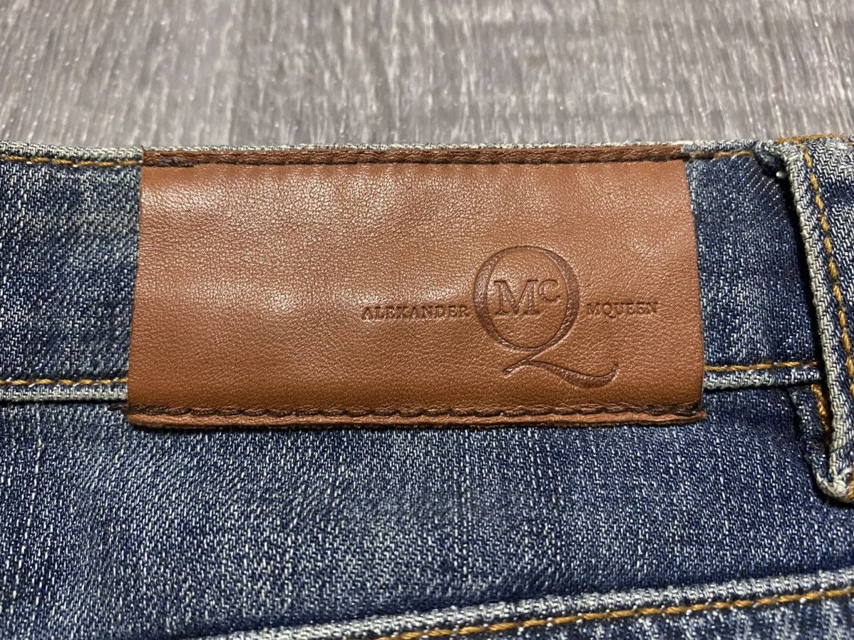 McQ Alexander McQueen Alexander Mcqueen Washed Jeans Denim Embroidered Vintage Size 27" / US 4 / IT 40 - 7 Thumbnail